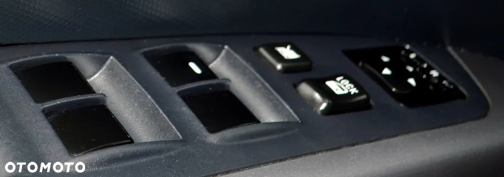 Mitsubishi Outlander - 32