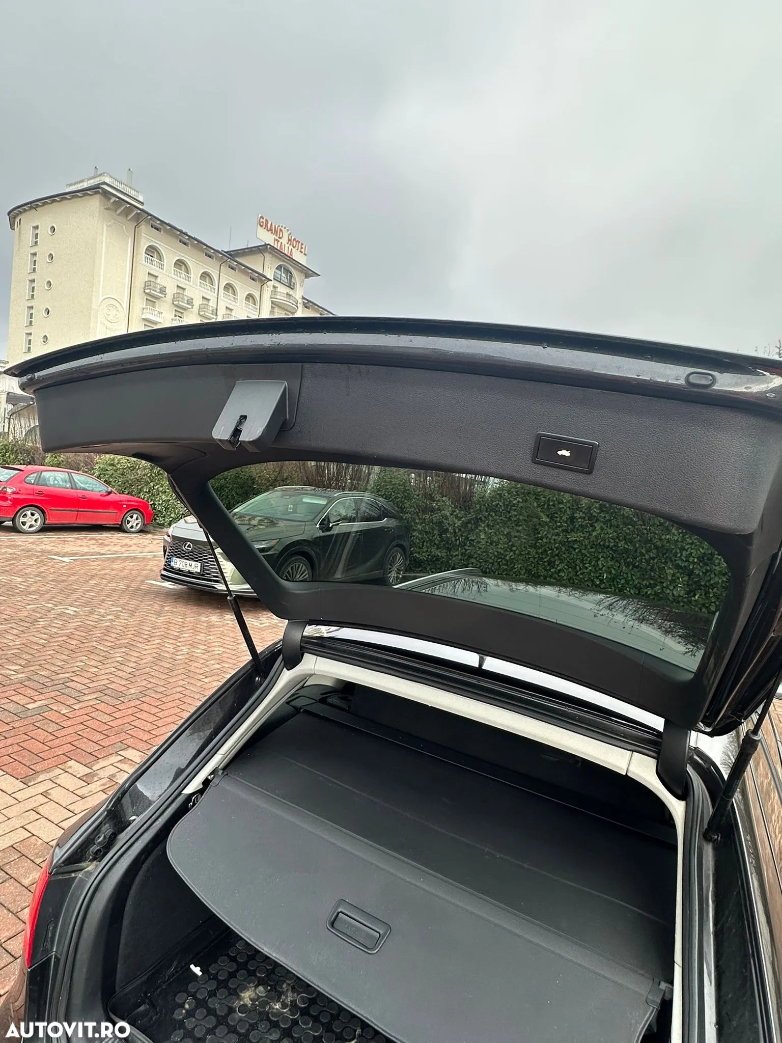 Audi A4 Avant 2.0 TDI DPF quattro S line Sportpaket - 6