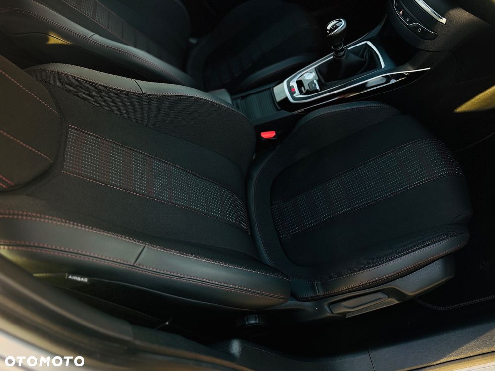 Peugeot 308 BlueHDi FAP 130 Stop & Start GT - 17