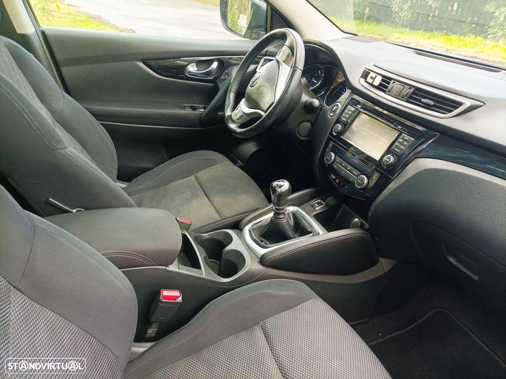 Nissan Qashqai 1.5 dCi N-Connecta - 6