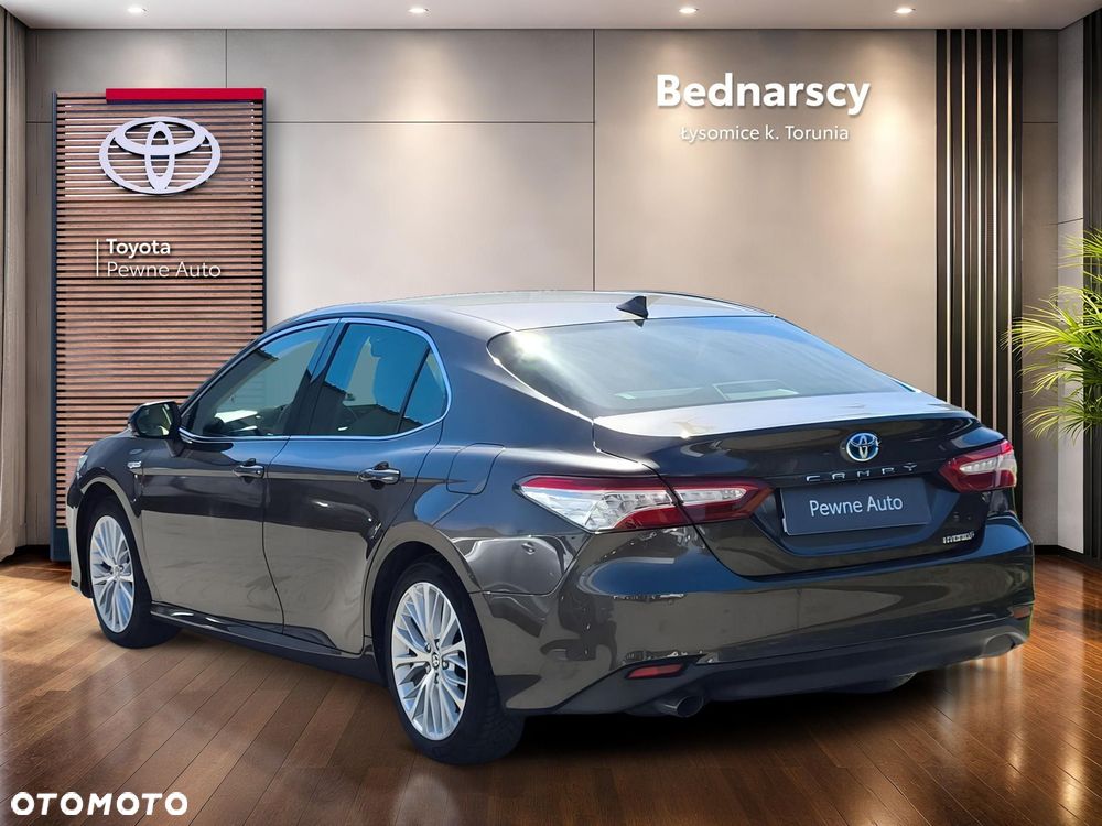 Toyota Camry 2.5 Hybrid Executive CVT - 6