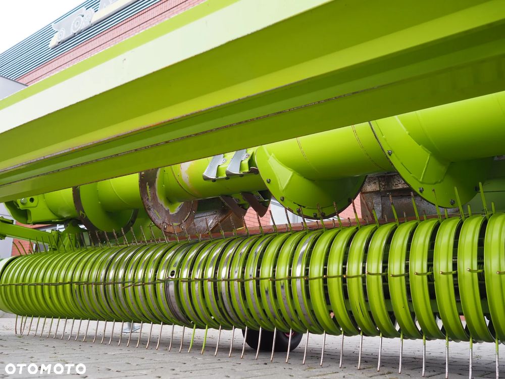 Claas Pick Up 300 HD Profi - 13