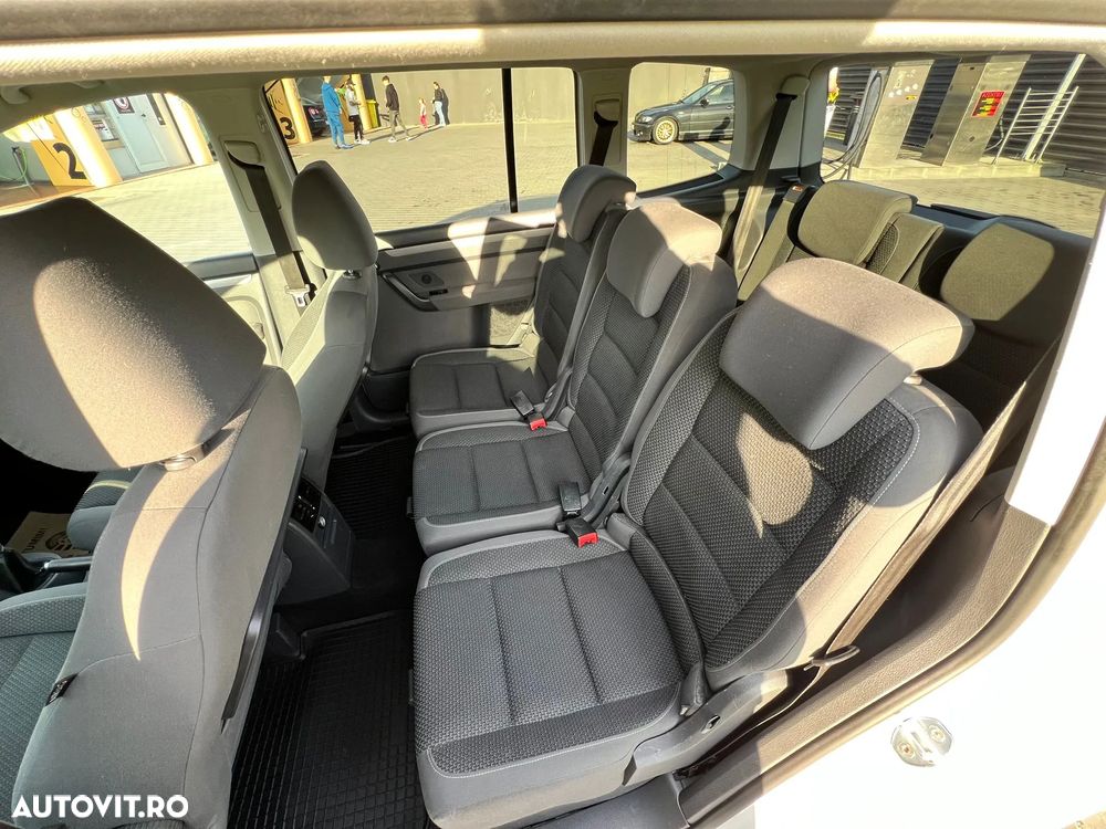 Volkswagen Touran 1.6 TDI DPF BlueMotion Technology Highline - 10