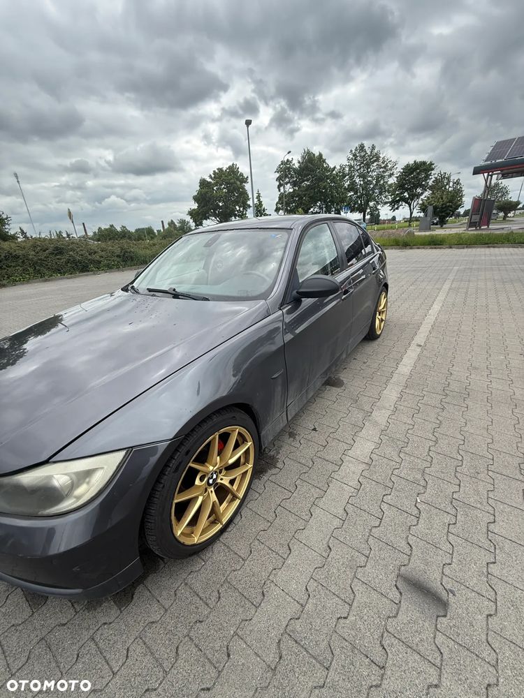 BMW Seria 3 320i - 2
