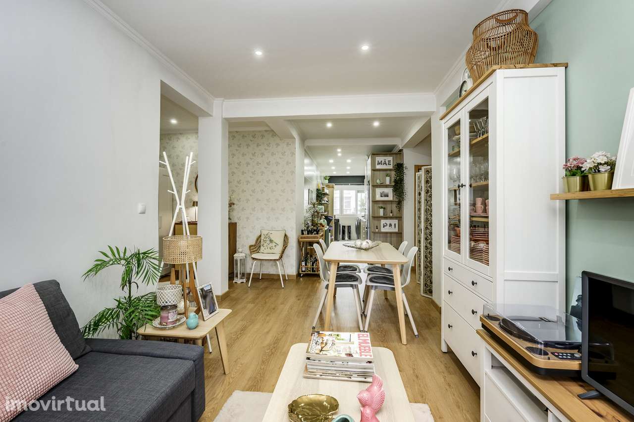 OPORTUNIDADE EM ODIVELAS - T2 COM LOCALIZAÇÃO CENTRAL - Grande imagem: 4/18