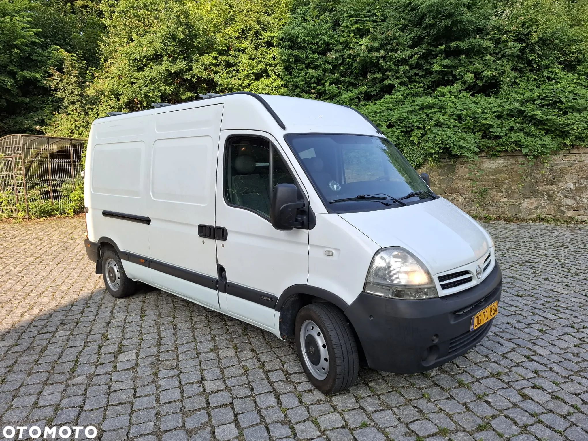 Nissan Interstar - 1
