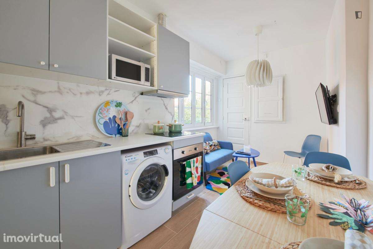 Quarto - localizado em Roma-Areeiro Lisbon - Grande imagem: 2/39