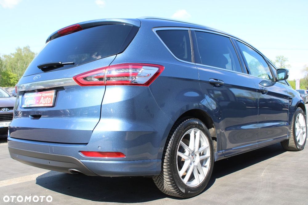 Ford S-Max - 12