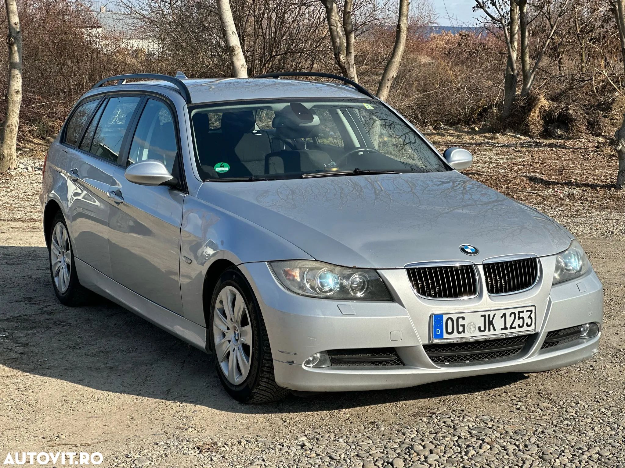 BMW Seria 3 318d Touring - 1