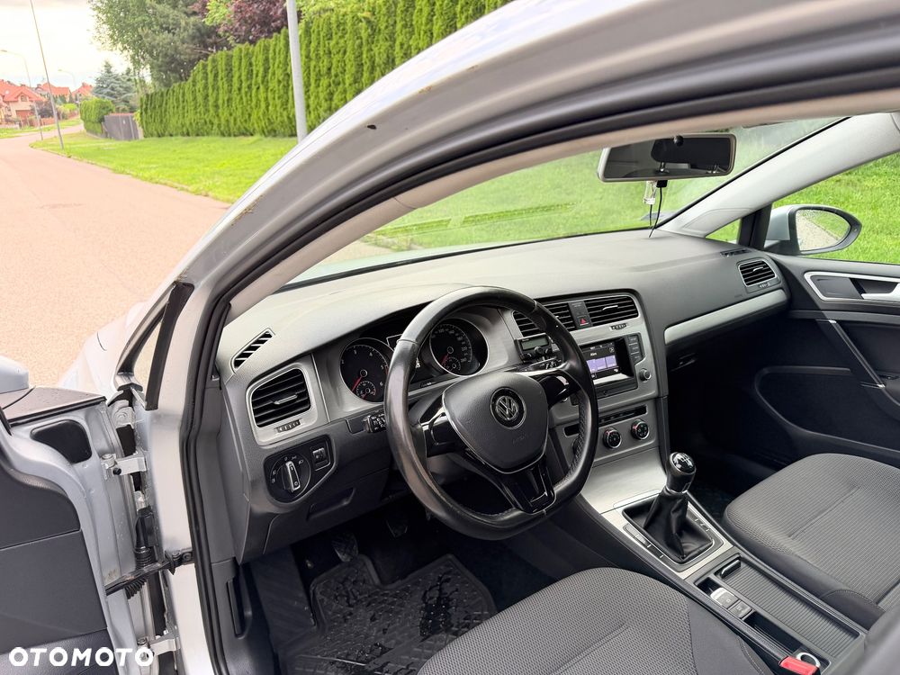 Volkswagen Golf - 17
