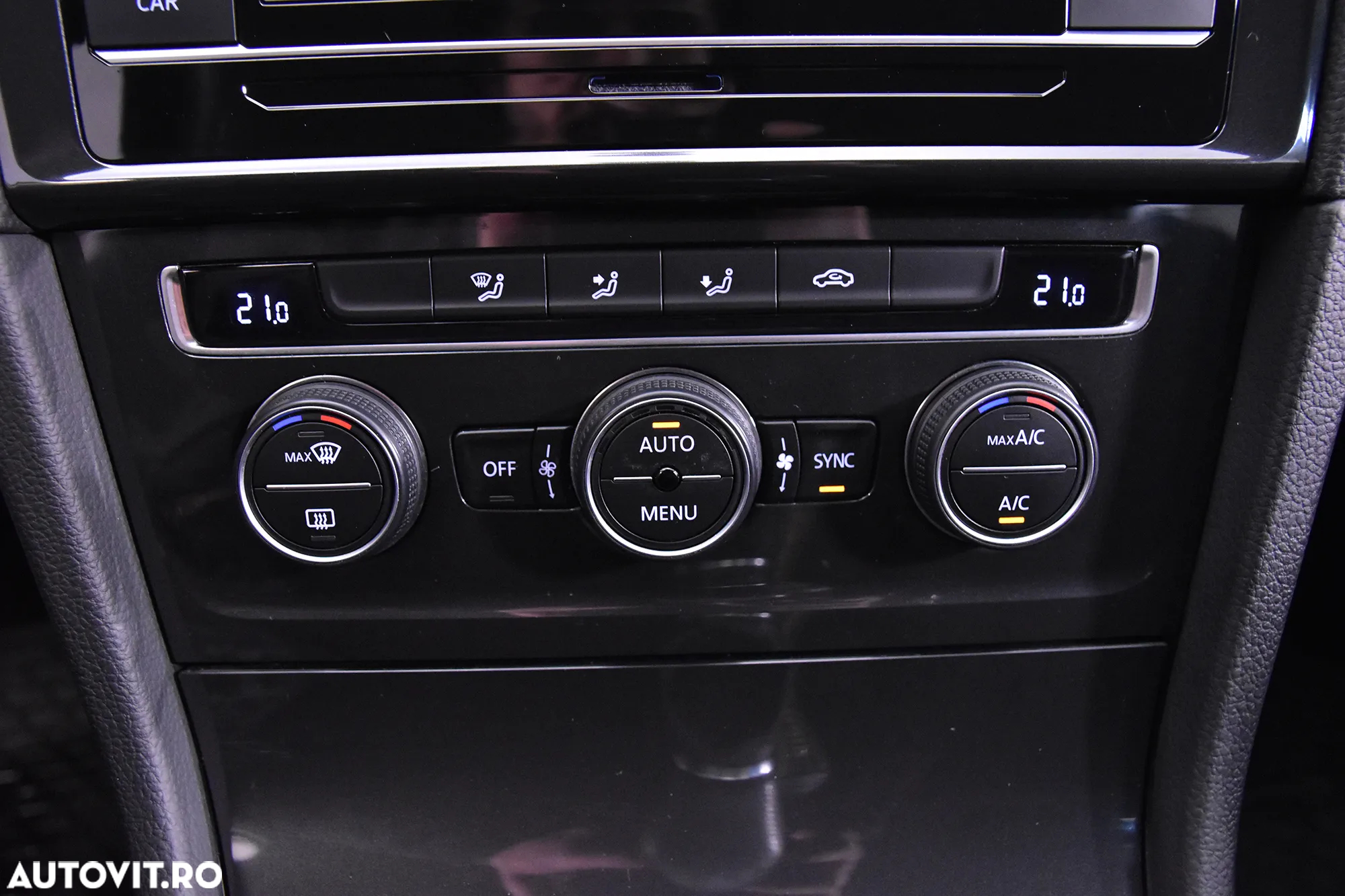 Volkswagen Golf - 16