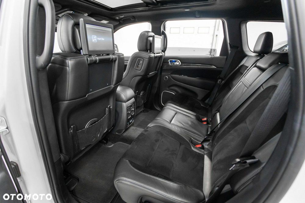 Jeep Grand Cherokee - 19