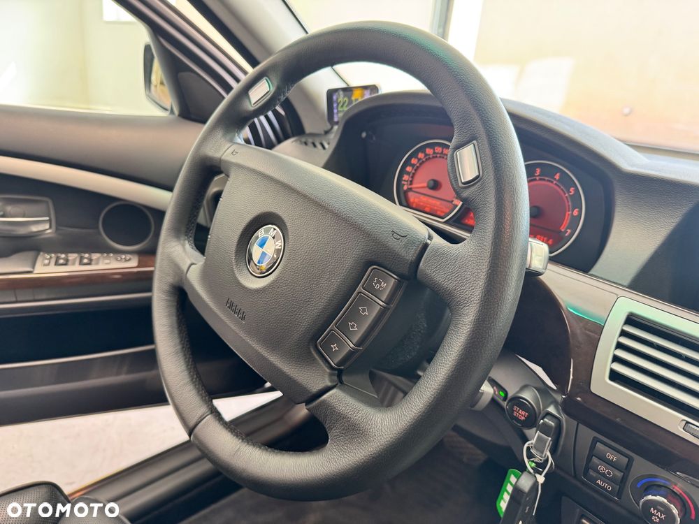 BMW Seria 7 750Li - 18