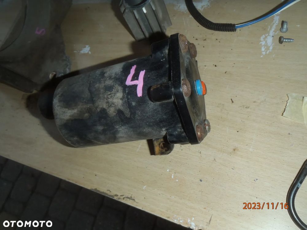 kompresor pompka zawieszenie silniczek  mocowanie tłok głowica zawór czujnik przewód wiązka kostka zbiorniczek range rover sport l320 discovery - 12