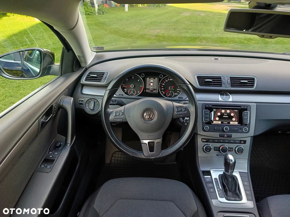 Volkswagen Passat 2.0 TDI DSG BlueMotion Technology Comfortline - 15