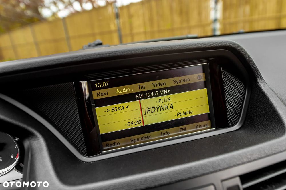 Mercedes-Benz Klasa E 250 BlueEFFICIENCY 7G-TRONIC Avantgarde - 25