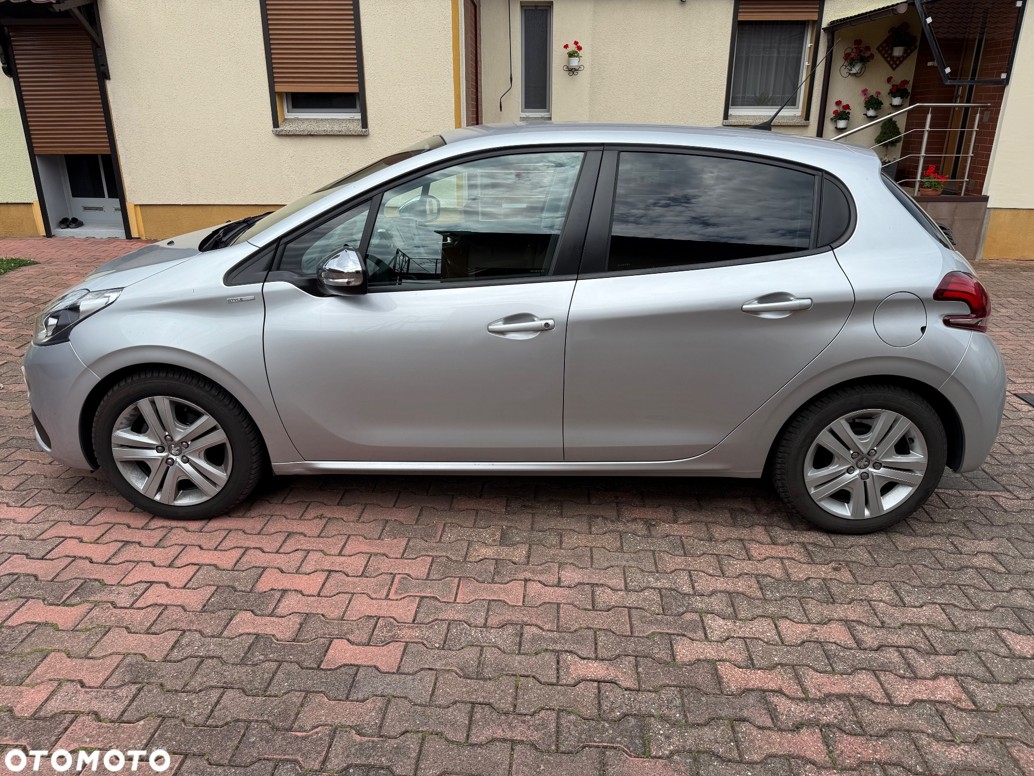 Peugeot 208 - 3