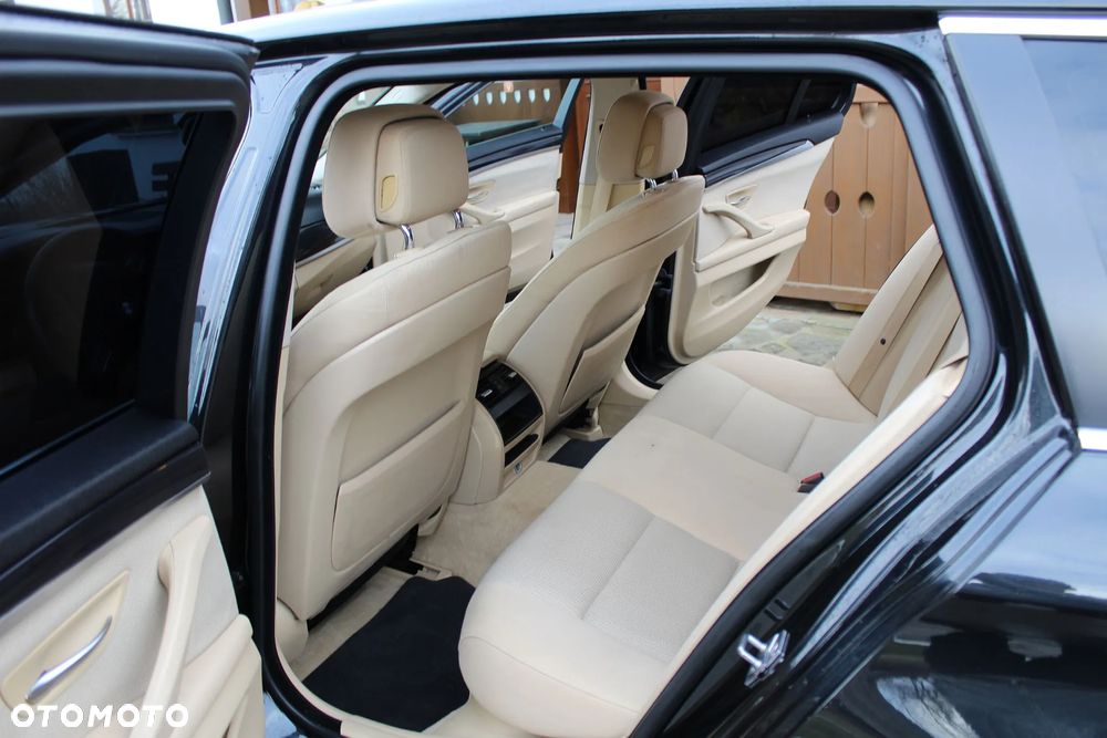 BMW Seria 5 520d Sport-Aut - 19