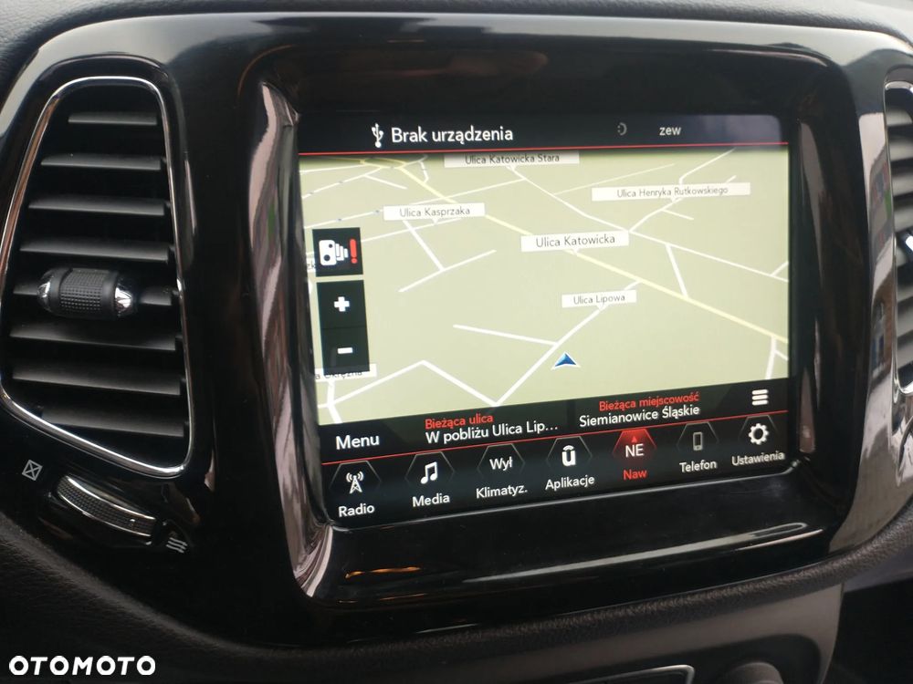 Jeep Compass - 24