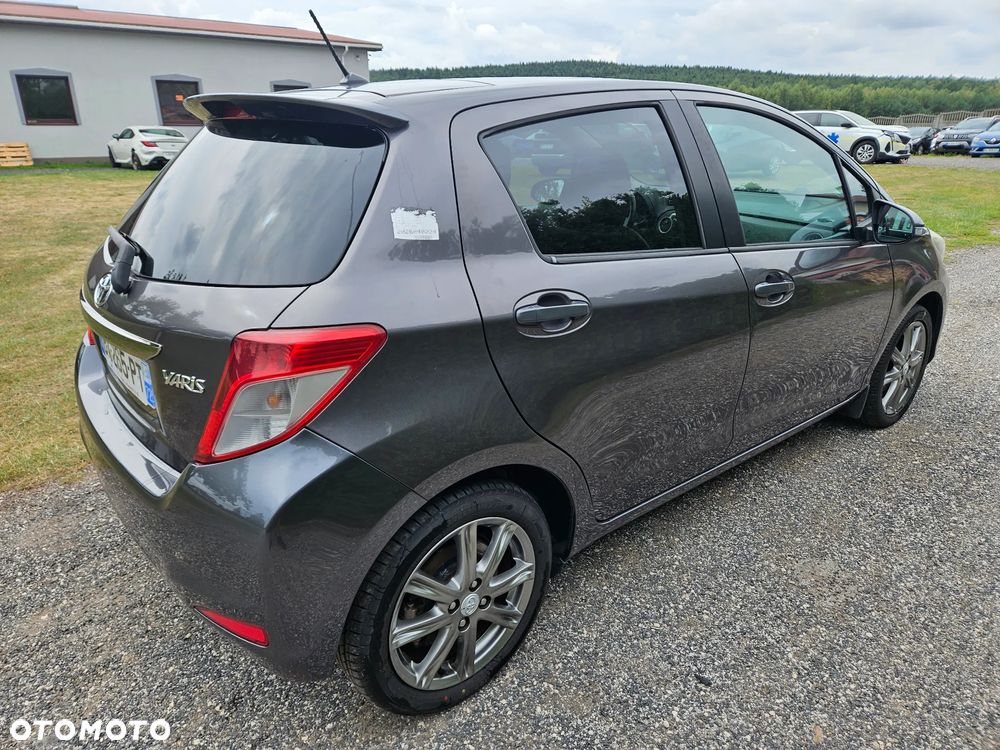 Toyota Yaris 1.33 VVT-i Executive - 4