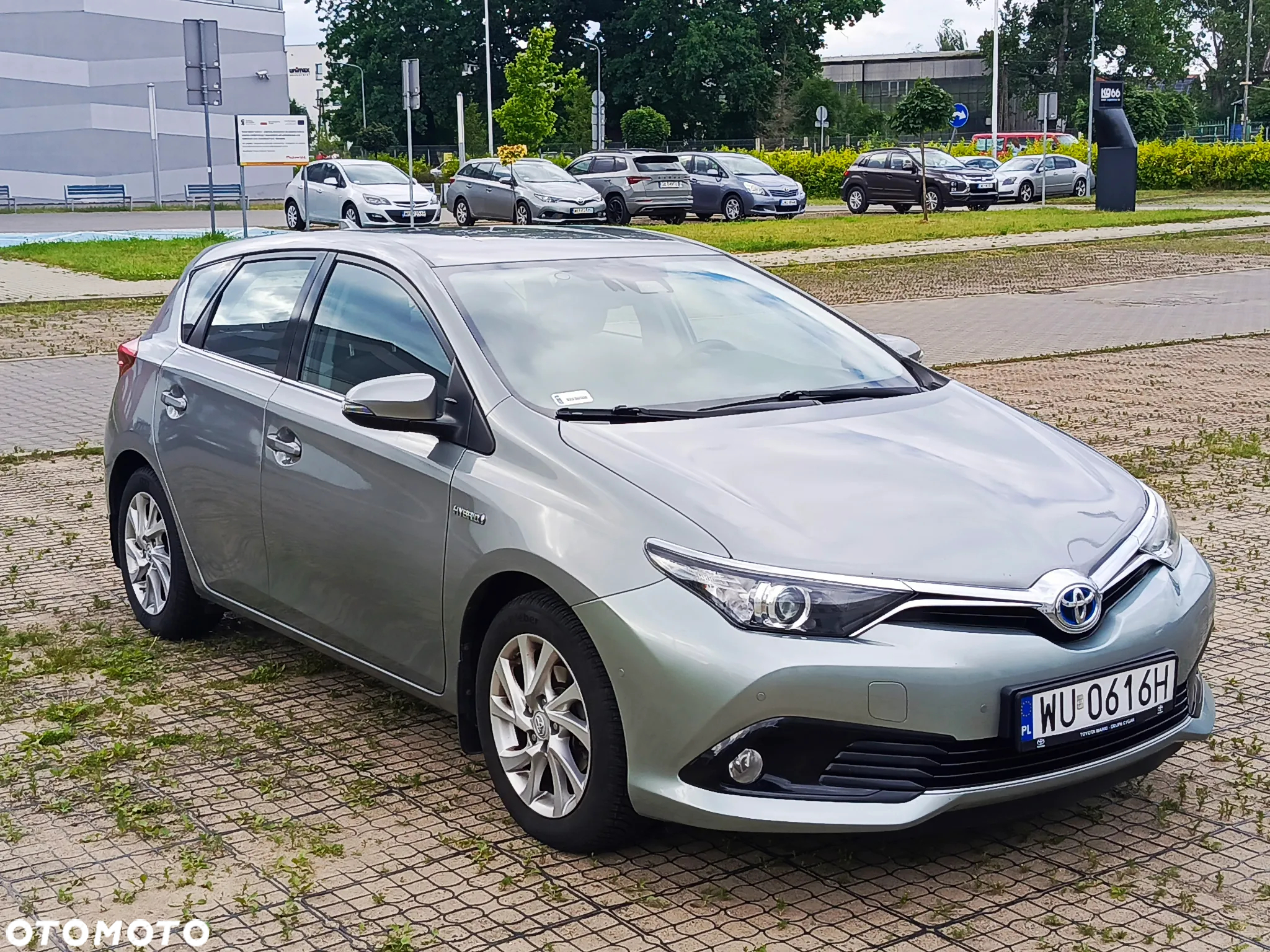 Toyota Auris Hybrid 135 Prestige - 8