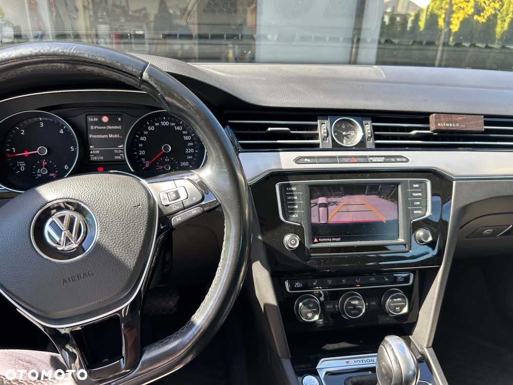 Volkswagen Passat 2.0 TDI BMT 4Mot Highline DSG - 11