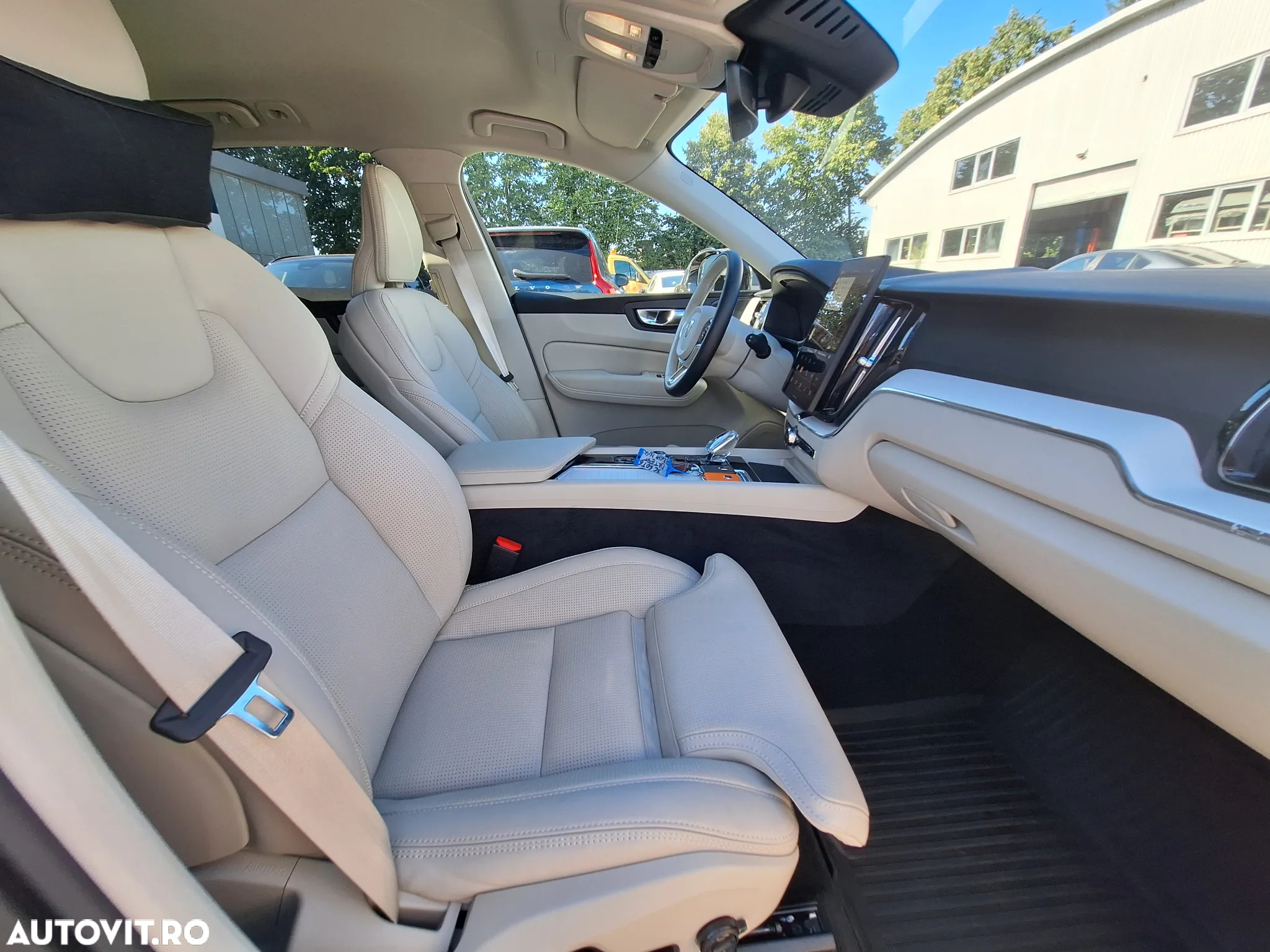 Volvo XC 60 T6 AWD AT PHEV Plus Dark - 18