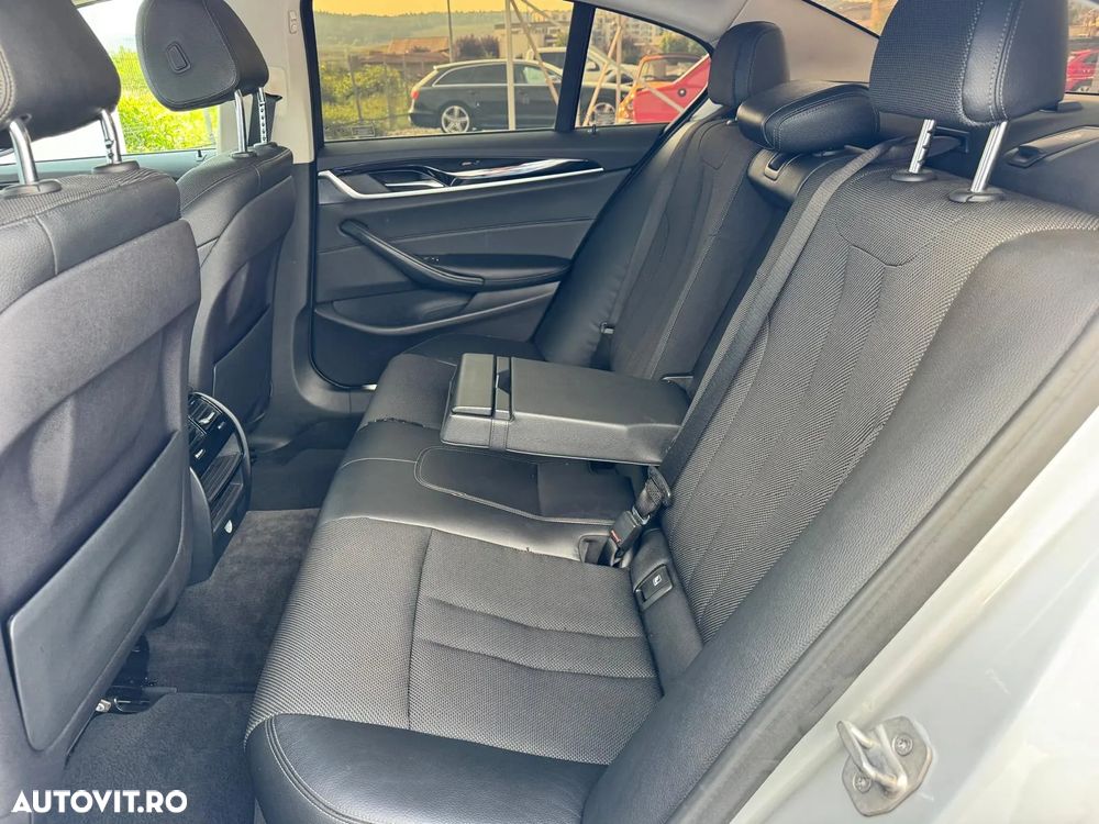 BMW Seria 5 520d xDrive AT - 18
