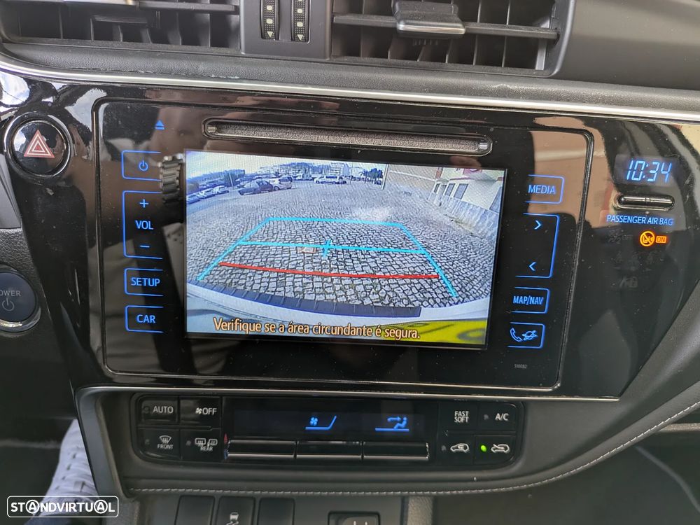 Toyota Auris Touring Sports 1.8 HSD Freestyle - 15