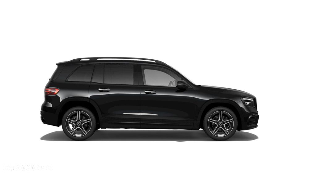 Mercedes-Benz GLB - 13