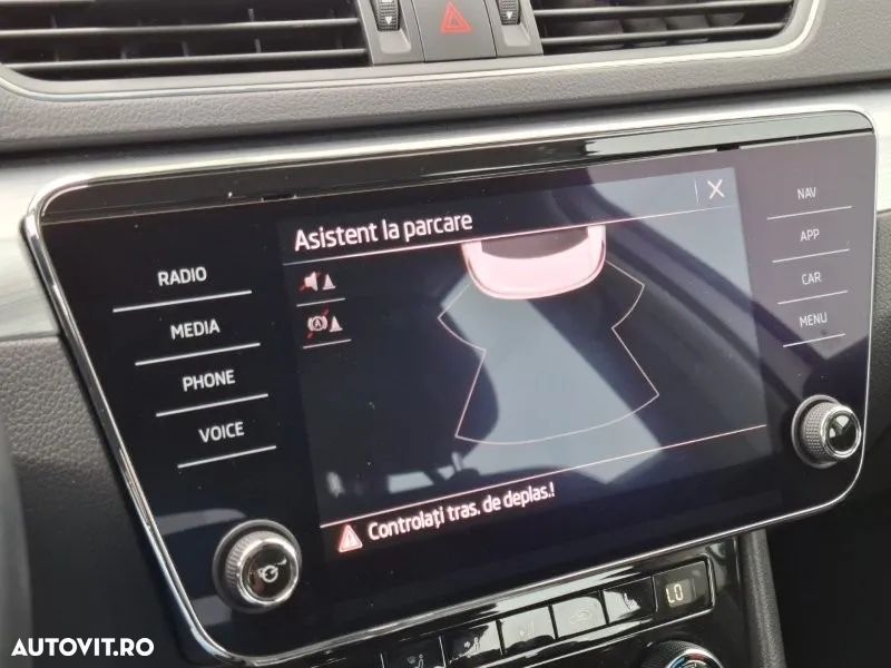 Skoda Superb 2.0 TDI DSG Ambition - 31