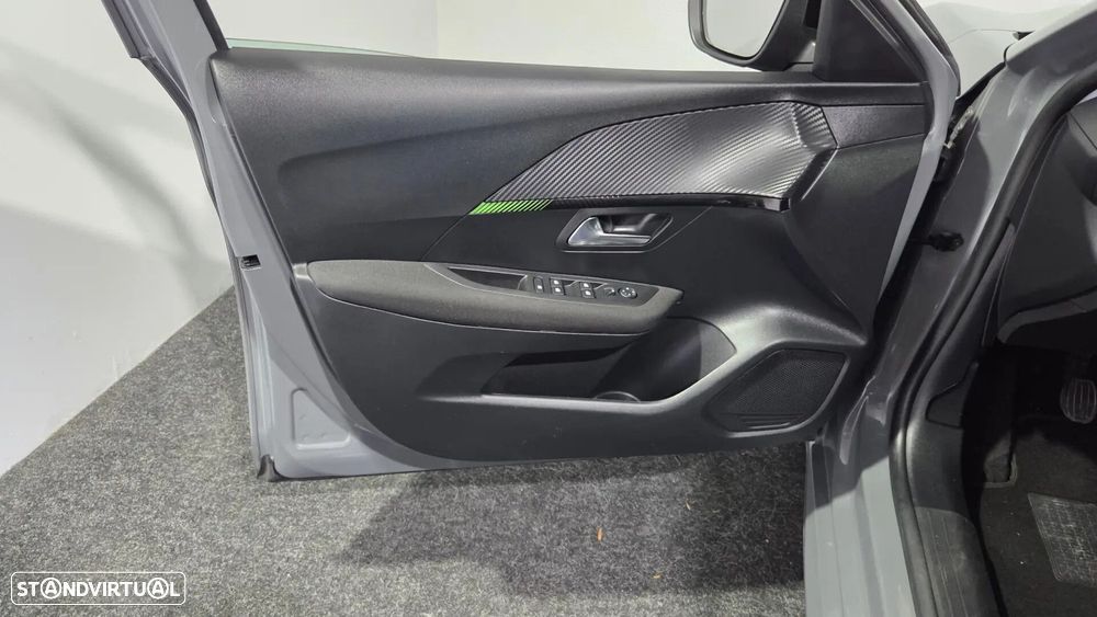 Peugeot 208 1.2 PureTech Active Pack - 31