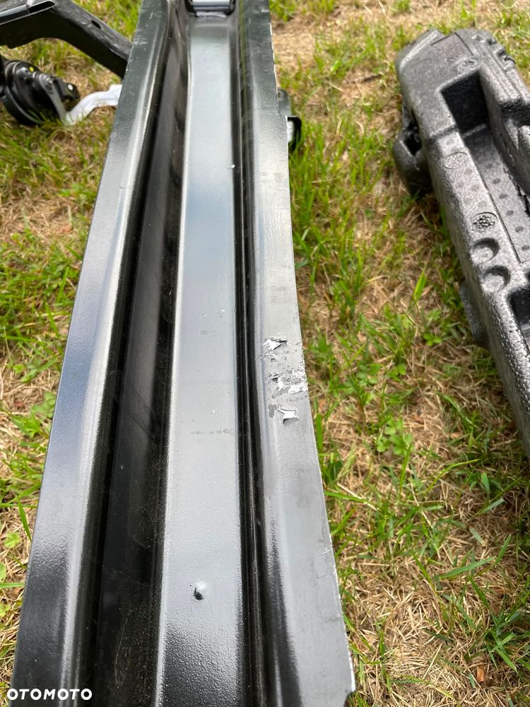 Belka przednia wzmocnienie czołowe absorber Golf VIII 2023r - 3