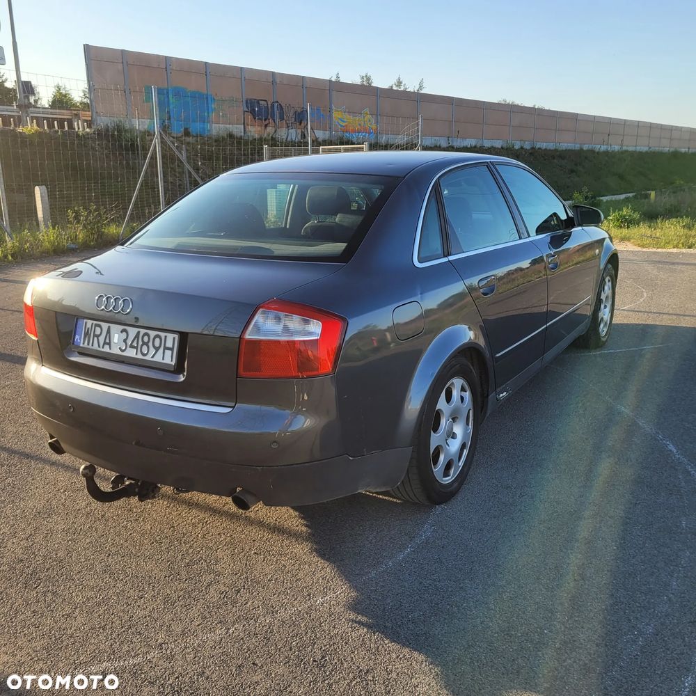 Audi A4 Limousine - 6