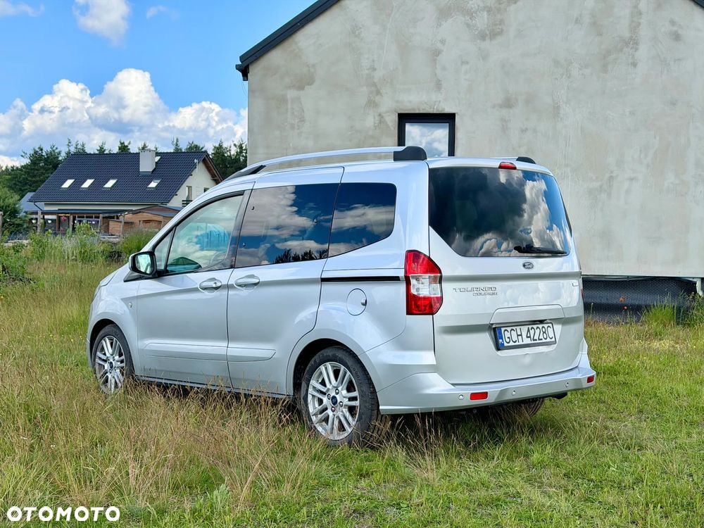 Ford Tourneo Courier 1.0 EcoBoost S&S Titanium - 3