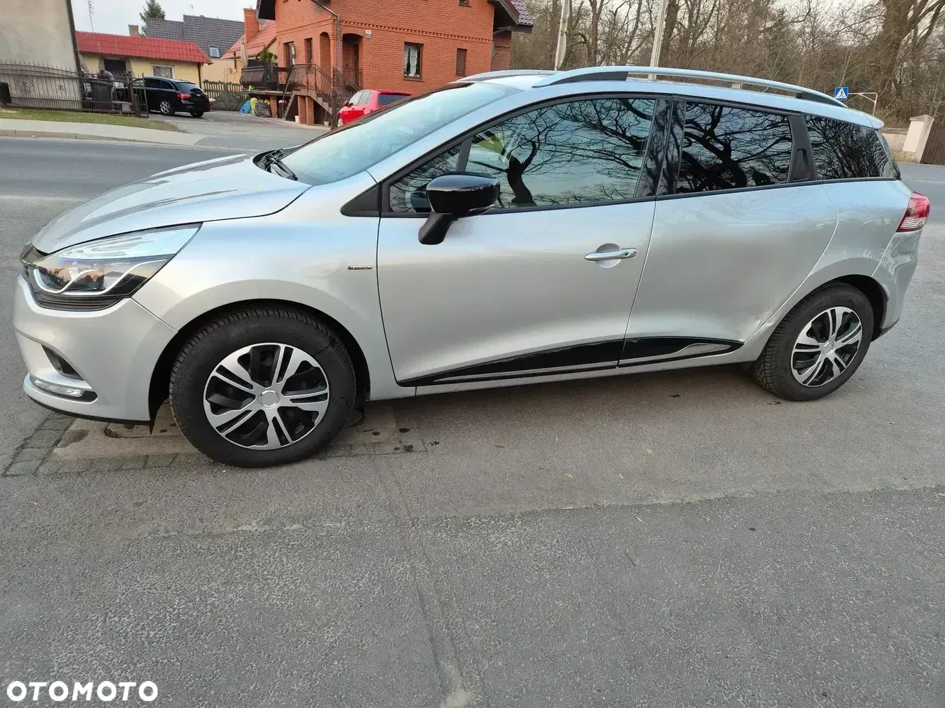 Renault Clio Grandtour (Energy) TCe 90 Start & Stop LIMITED - 4