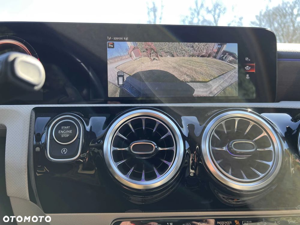 Mercedes-Benz CLA 200 Progressive 7G-DCT - 12