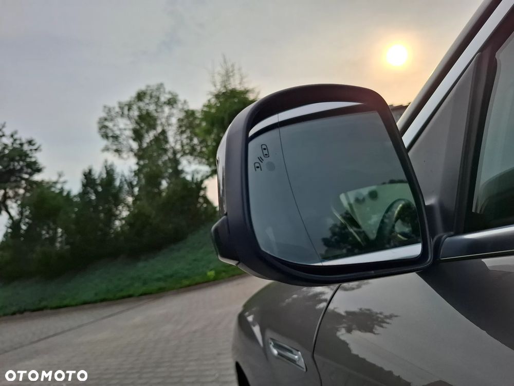 Ford Mondeo 2.0 T Titanium S - 23