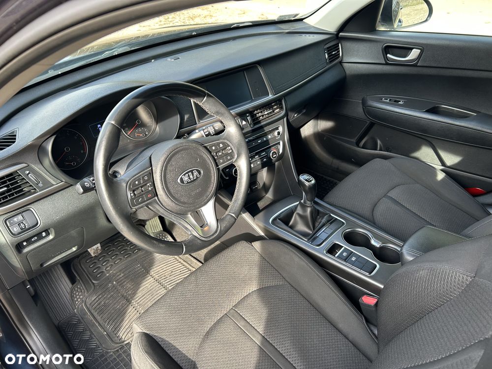 Kia Optima 2.0 M - 21