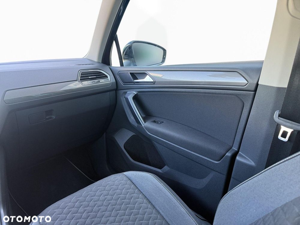 Volkswagen Tiguan - 33