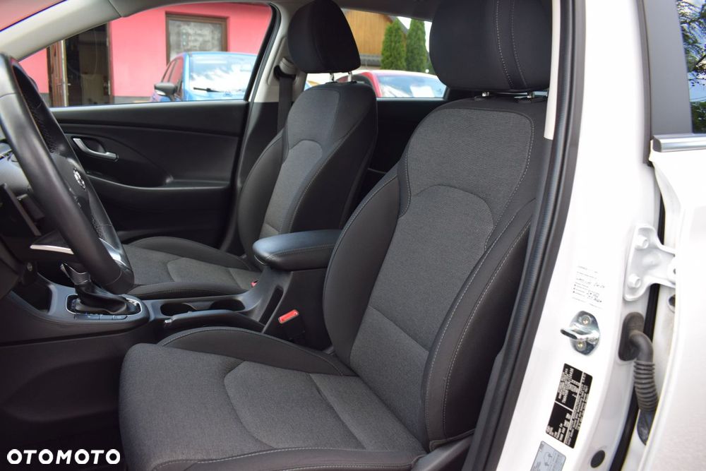 Hyundai i30 1.5 T-GDI 48V-Hybrid DCT Prime - 11