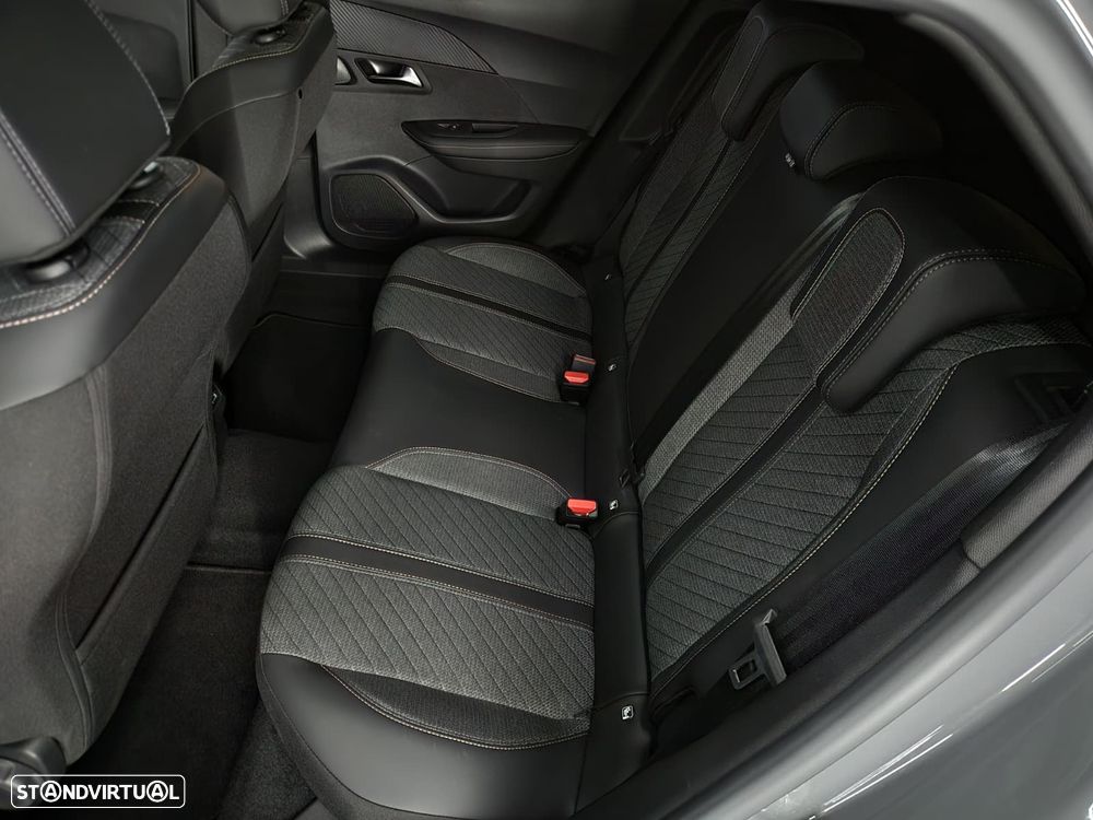 Peugeot 2008 1.2 PureTech Allure - 15