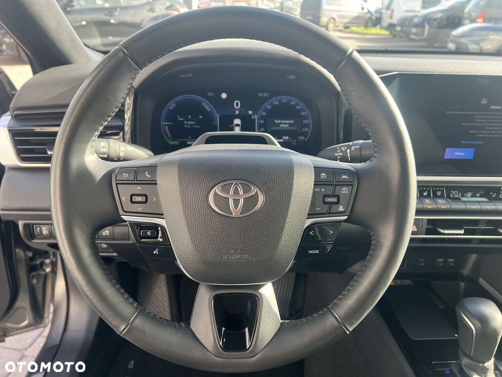 Toyota Camry - 23