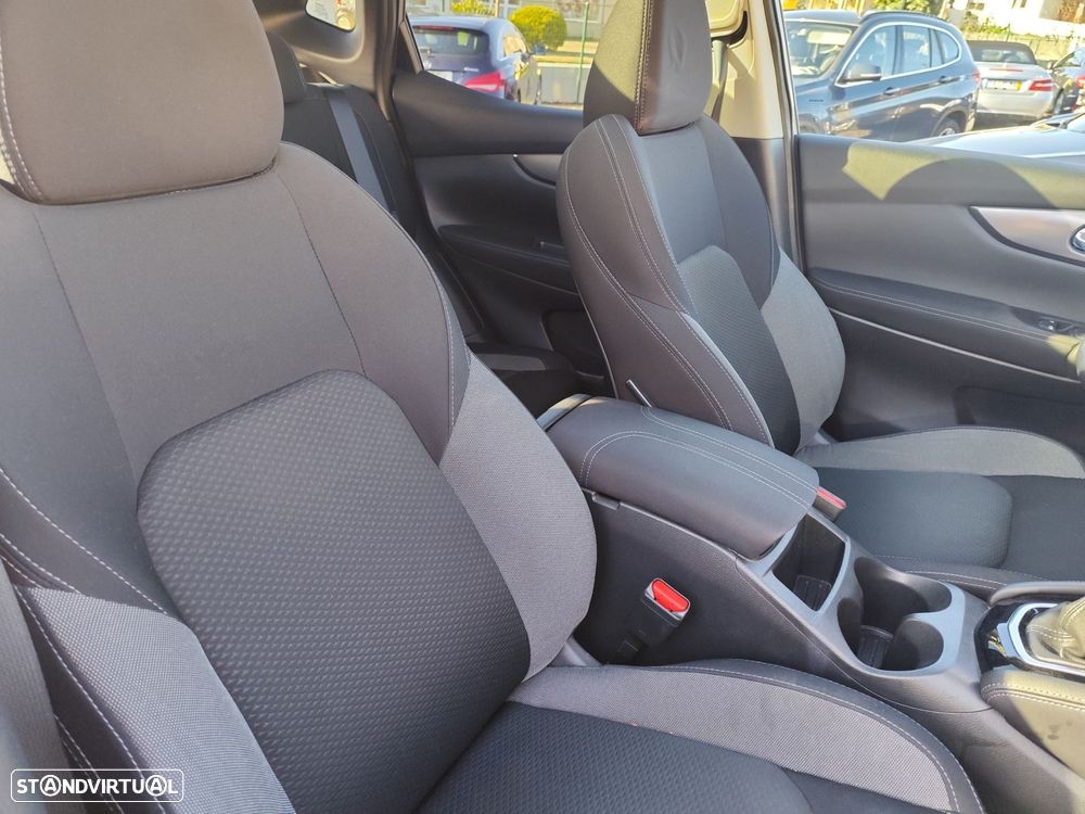 Nissan Qashqai 1.2 DIG-T Acenta Xtronic - 26