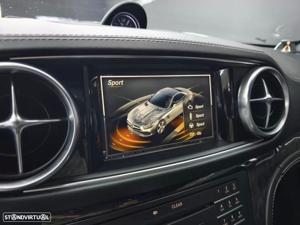 Mercedes-Benz SL 400 9G-TRONIC designo edition — fotografia 40