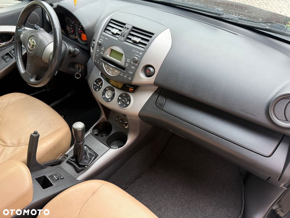 Toyota RAV4 2.0 VVT-i Sol - 25