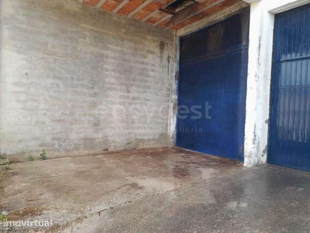 Armazém com 2149M2, em zona de fácil acesso, em Amiais de Baixo - Grande imagem: 4/26