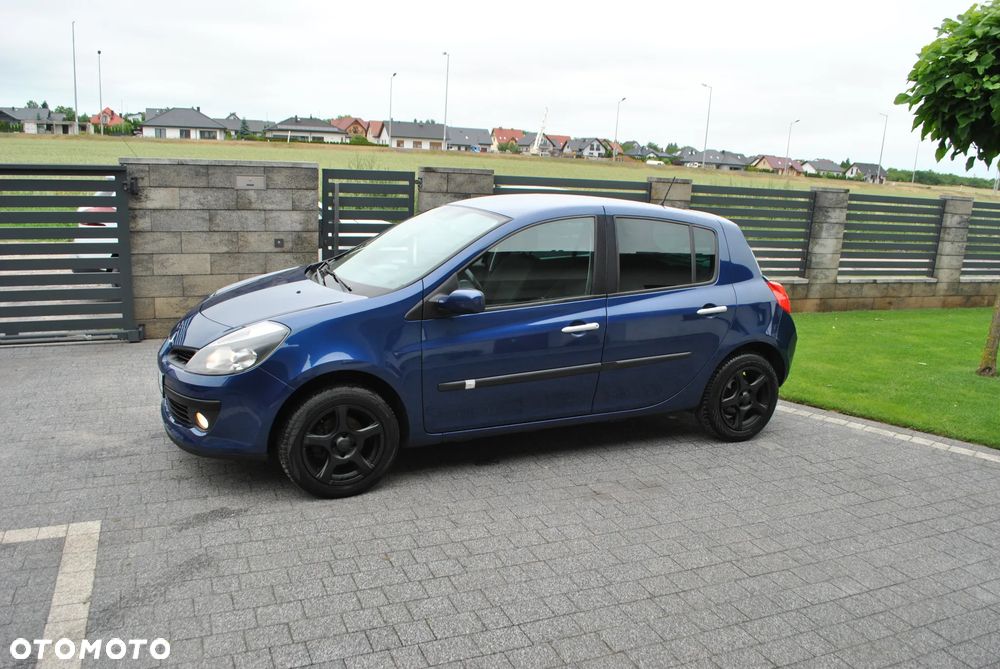 Renault Clio - 10