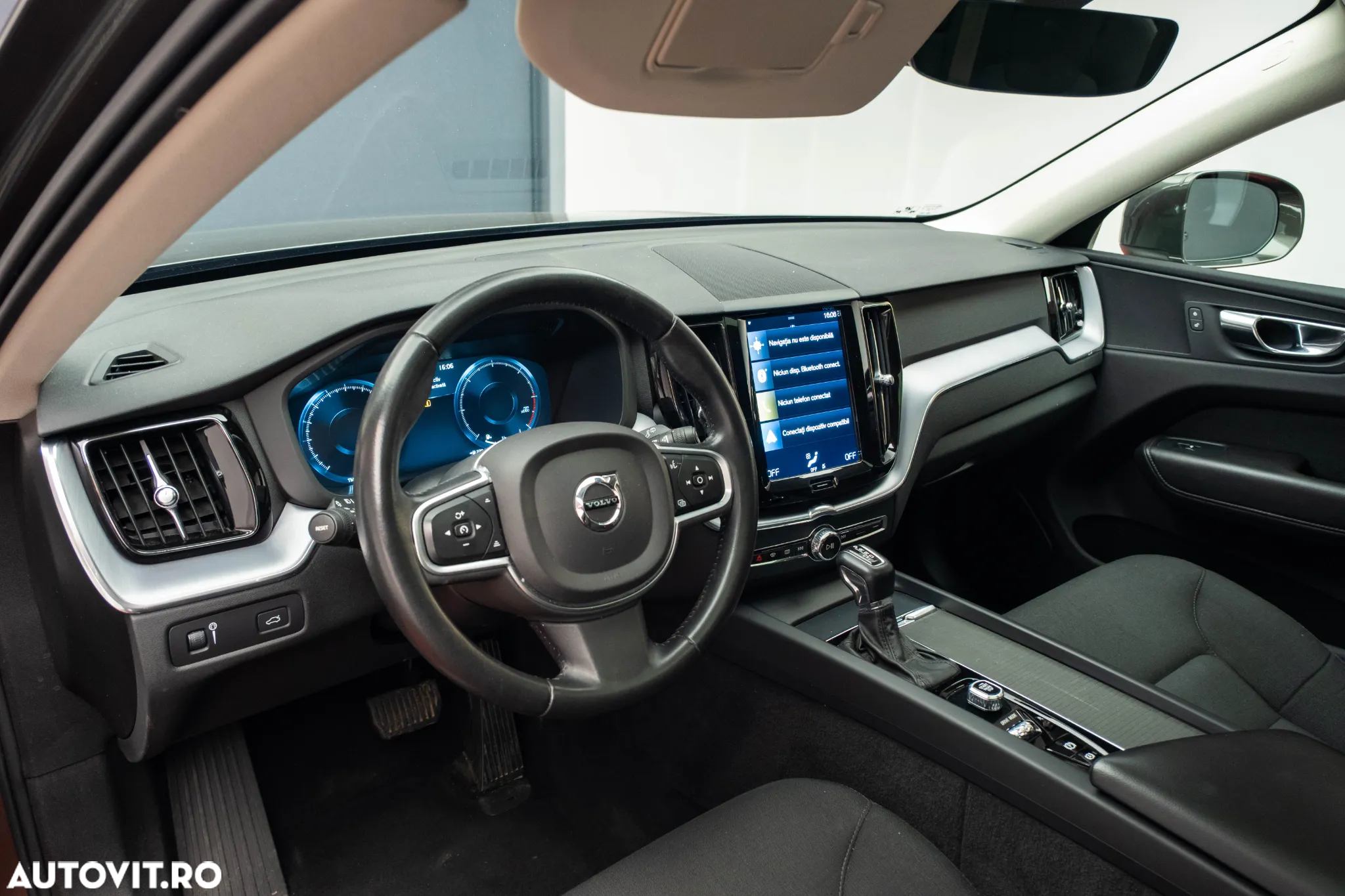 Volvo XC 60 D4 Momentum - 16