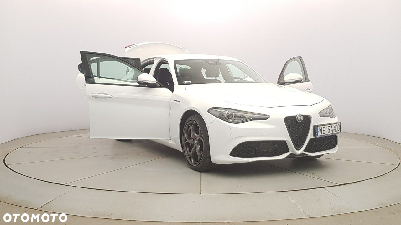 Alfa Romeo Giulia - 9